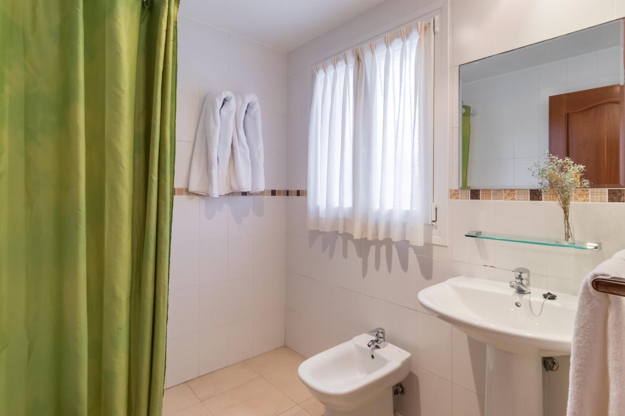Apartamentos Silken Playa De Toro Llanes Eksteriør billede