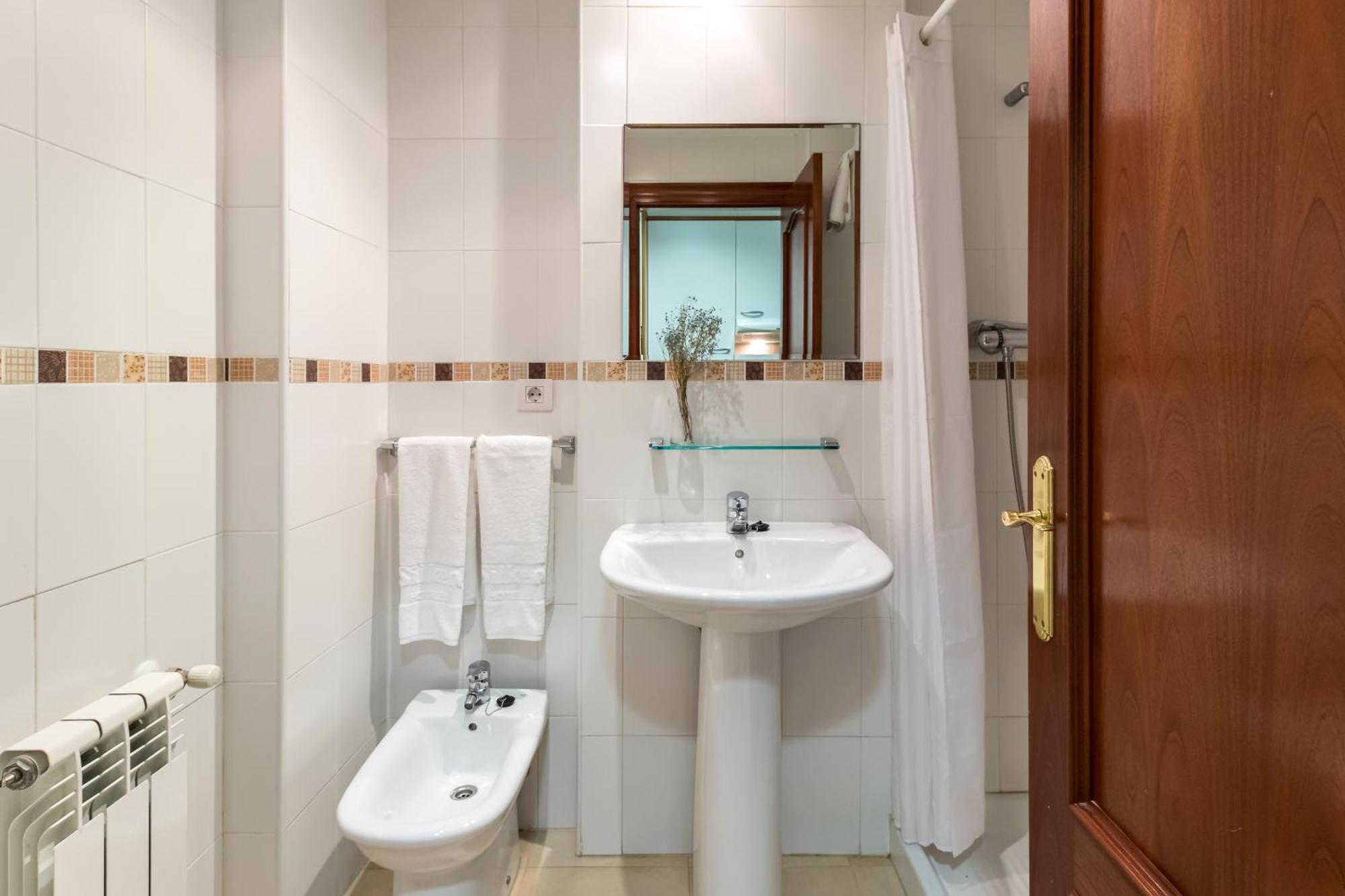 Apartamentos Silken Playa De Toro Llanes Eksteriør billede